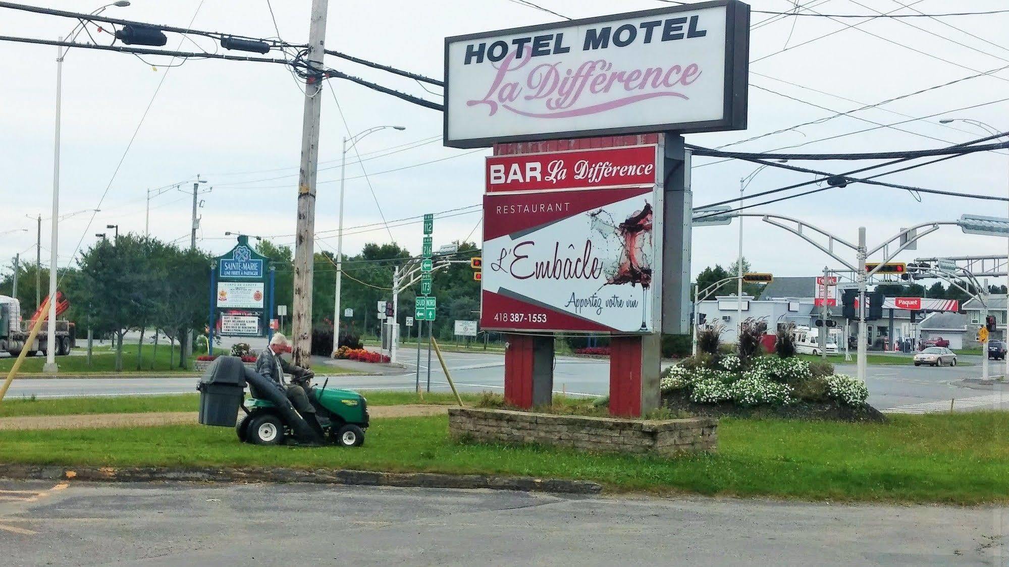Hotel-Motel La Difference Sainte-Marie Buitenkant foto