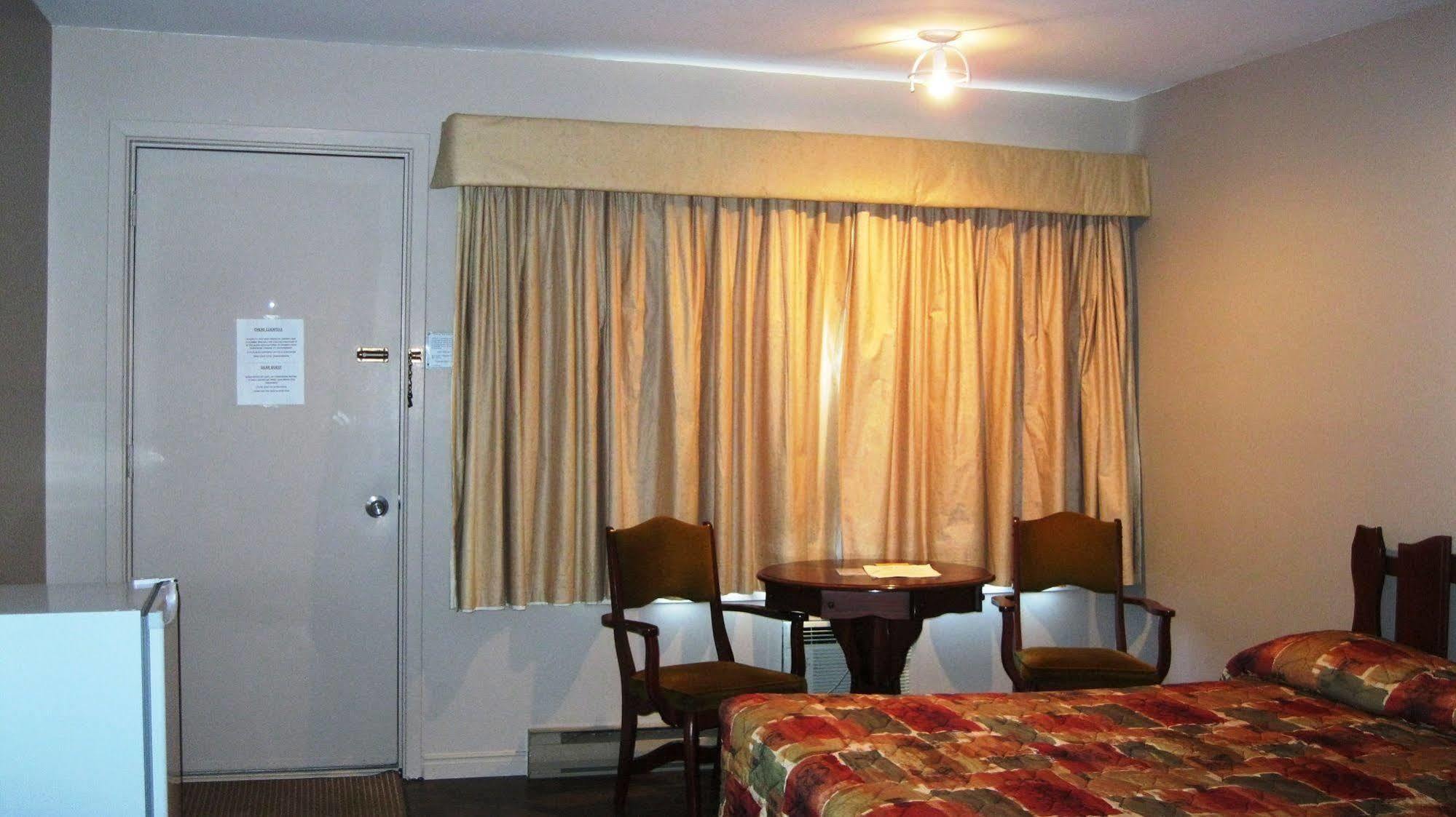 Hotel-Motel La Difference Sainte-Marie Buitenkant foto